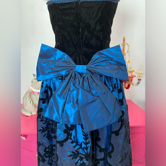 ❌SOLD❌OOAK VTG 80’S SCOTT MCCLINTOCK BLACK VELVET BLUE PROM EVENING GOWN RARE - Picture 8 of 11